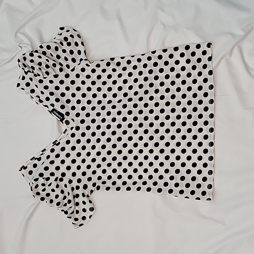 Express Polka Dot V-Neck Puff Sleeve Shirt